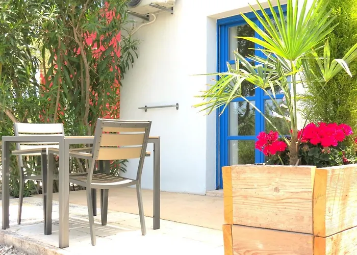 Meraki Villa & Apartments